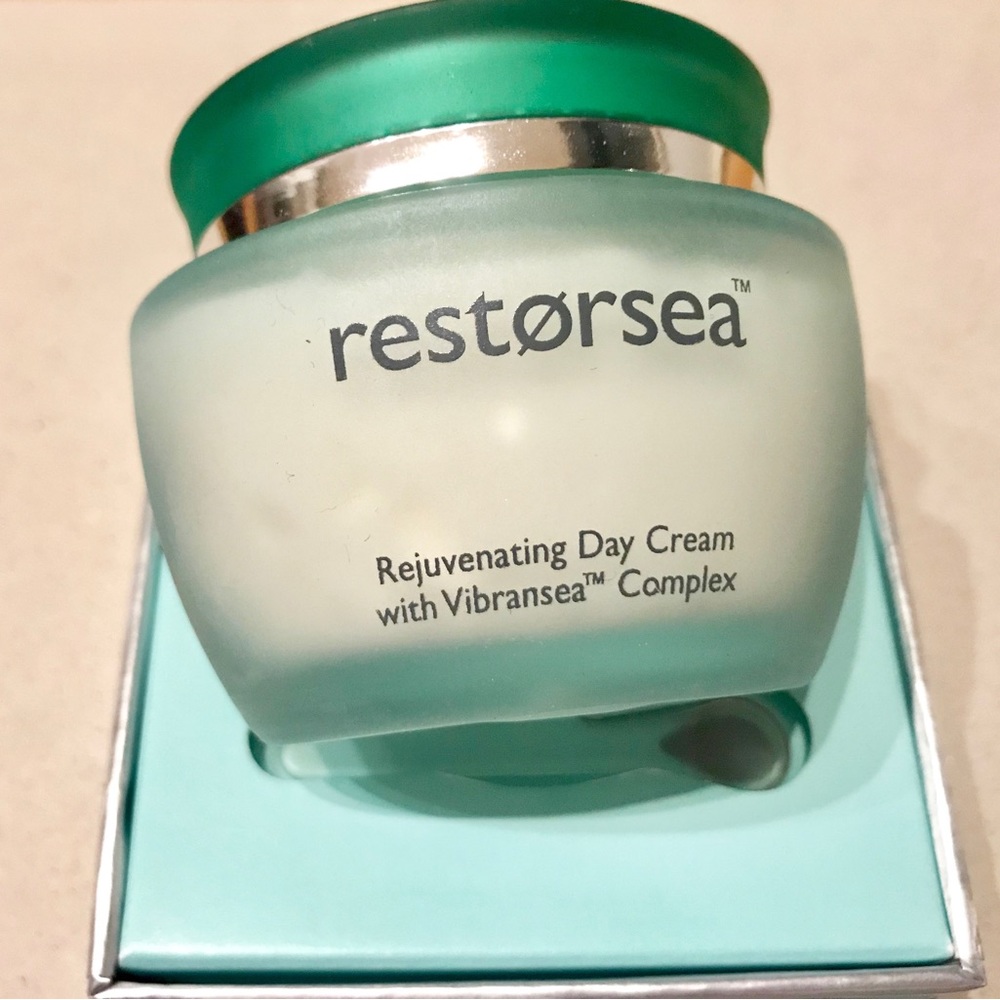 Box of 18 Restorsea Face Cream- brand new and sealed.  Great for resellers!